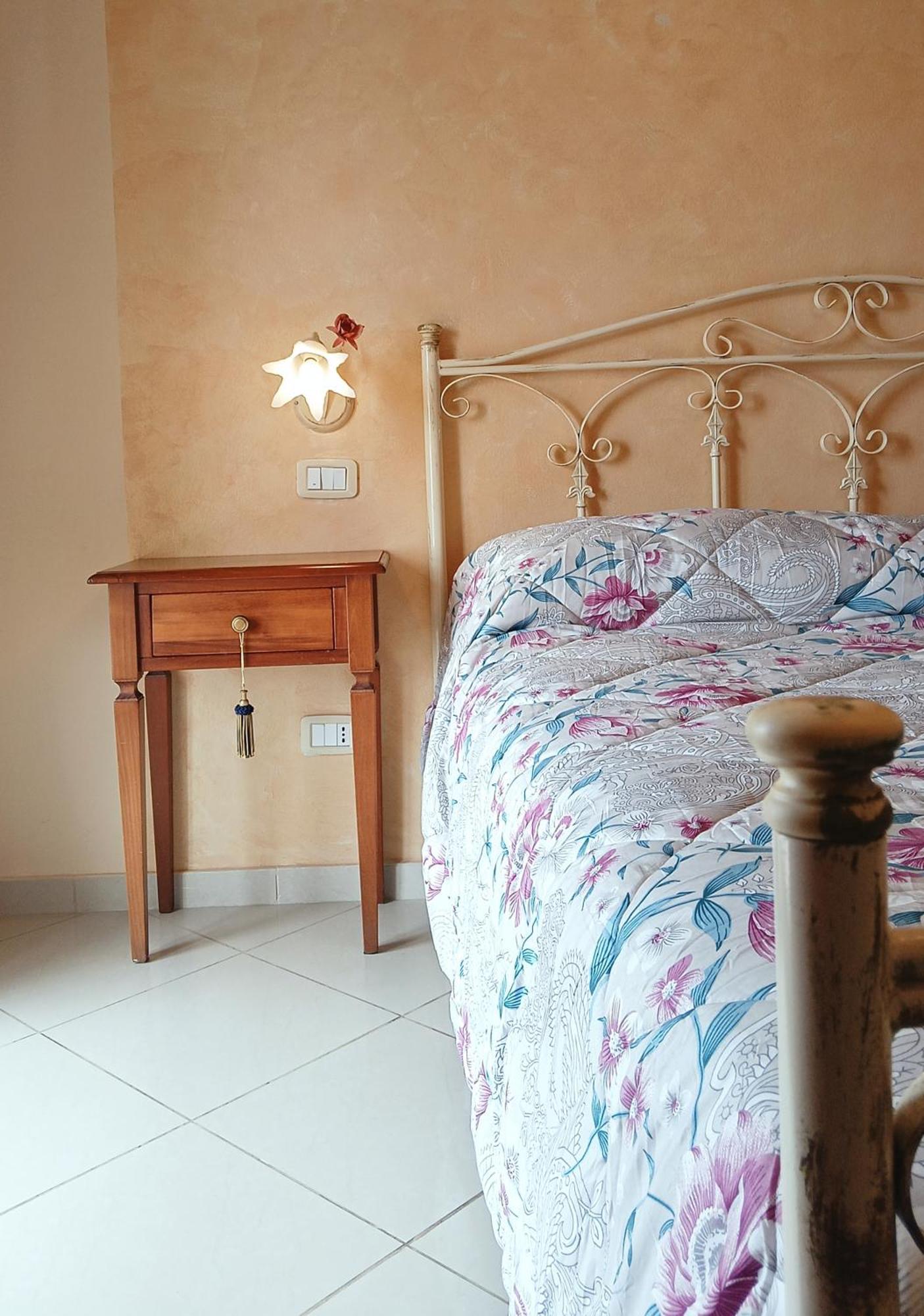 Domus Langhe B&B Treiso Chambre photo