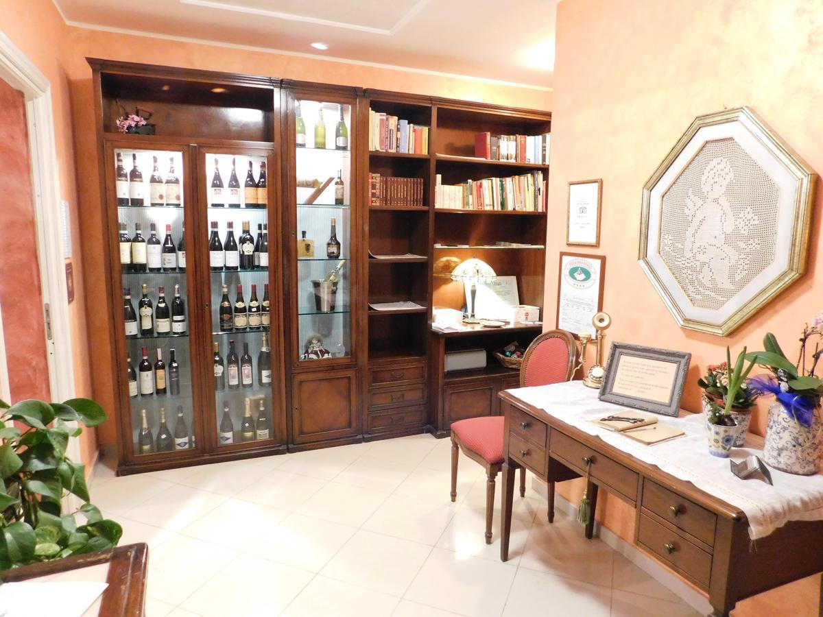 Domus Langhe B&B Treiso Extérieur photo